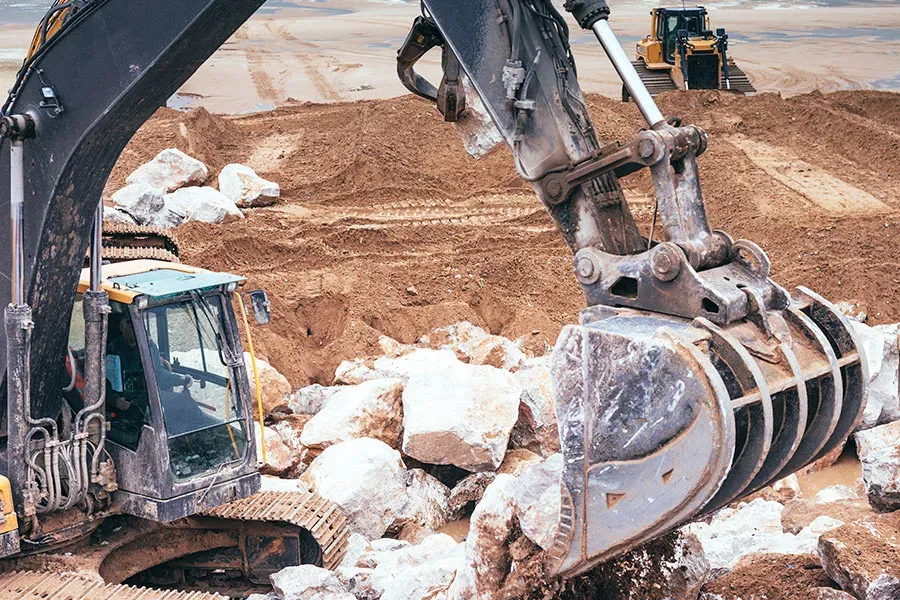 travaux  d'enrochement